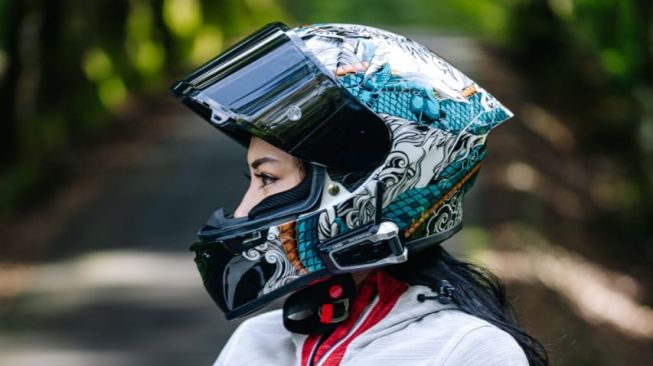 10 toko helm di Kendal
