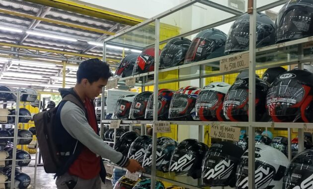 10 Toko Helm di Ungaran